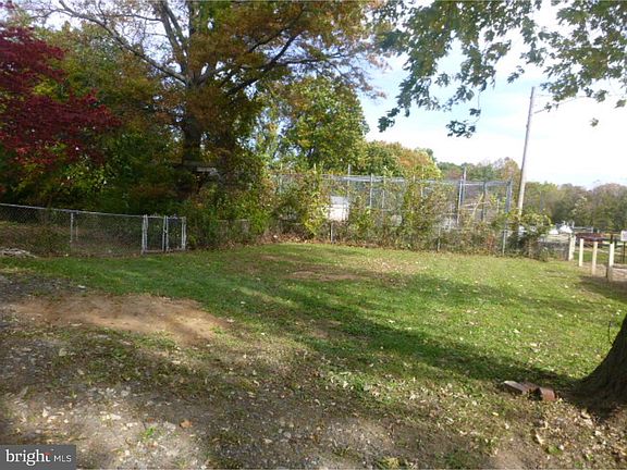 3rd image of 417 Hillcrest Ave