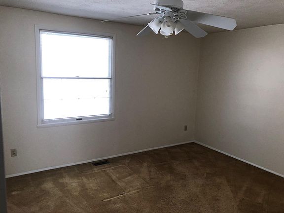 3rd image of 3899 Lake Run Blvd