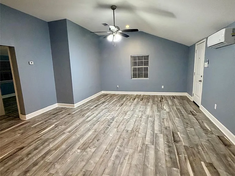 2322 Central St #4 — Photo 9