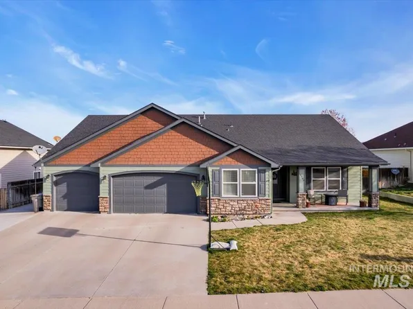 1708 NE Idarock St, Mountain Home, ID 83647