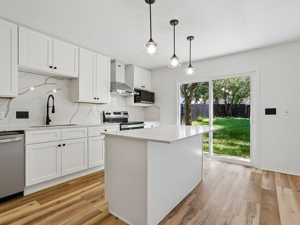 1st image of 4504 Lyra Cir