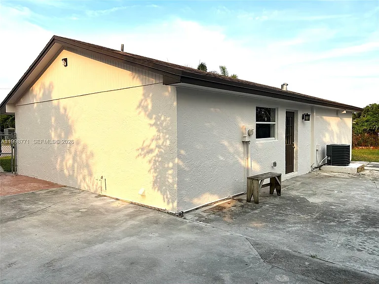 1666 SW 3rd Ct — Photo 15