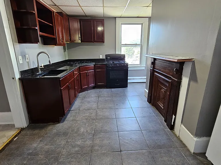8 Hawthorne Ave #A2 — Photo 5