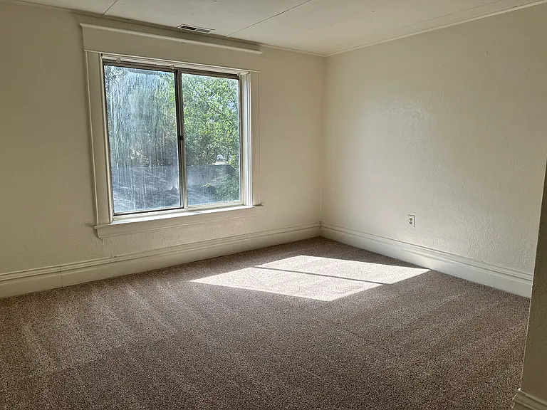 301 Dearborn St #4 — Photo 2