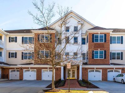 15241 Royal Crest Dr APT 202, Haymarket, VA, 20169