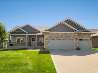 3105 Whitepine Ct, Waukee, IA 50263