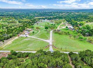 210 Spanish Oak Ln N, Center Pt, TX 78010