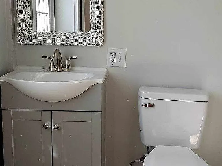 312 Shrewsbury Ct #B — Photo 5