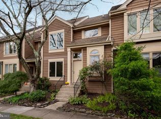 1062 Nicklaus Ct, Herndon, VA 20170