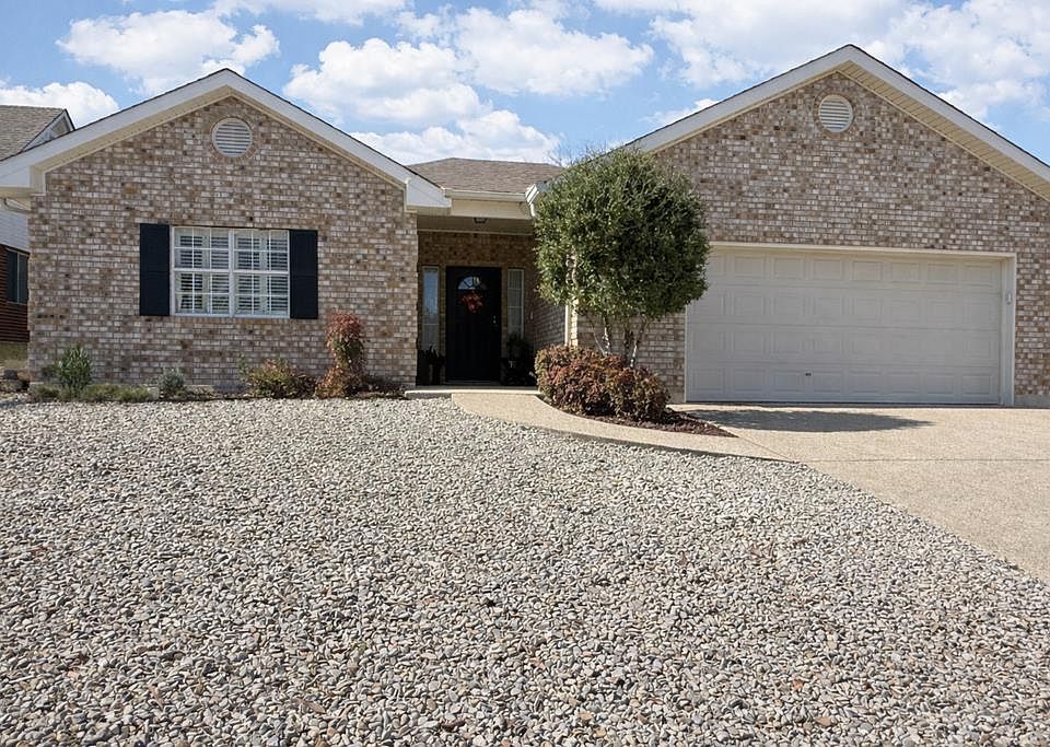 1st image of 660 Oak Valley Dr