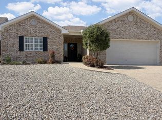 660 Oak Valley Dr, Kerrville, TX 78028