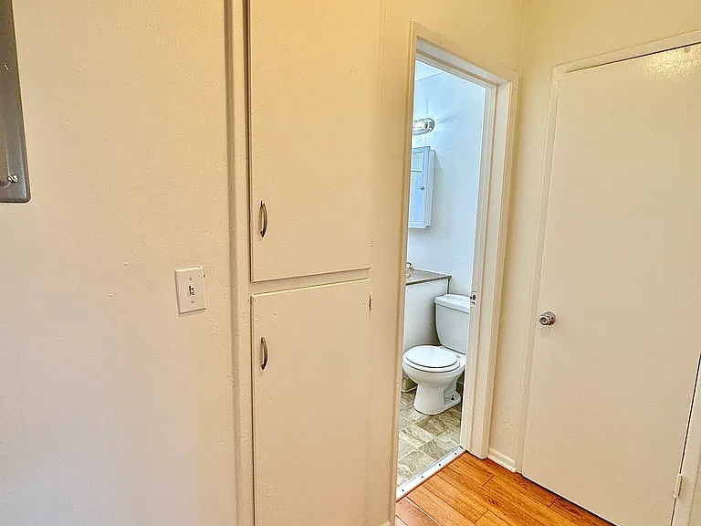 8750 Woodman Ave #18 — Photo 12
