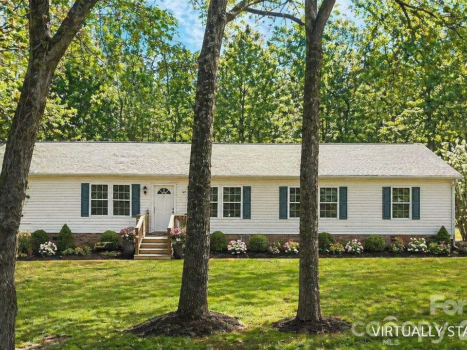1st image of 3634 Hillview Dr NE