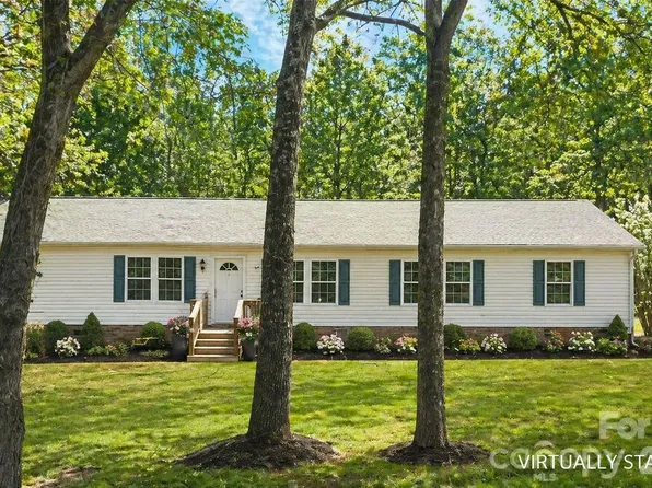 3634 Hillview Dr NE, Conover, NC 28613