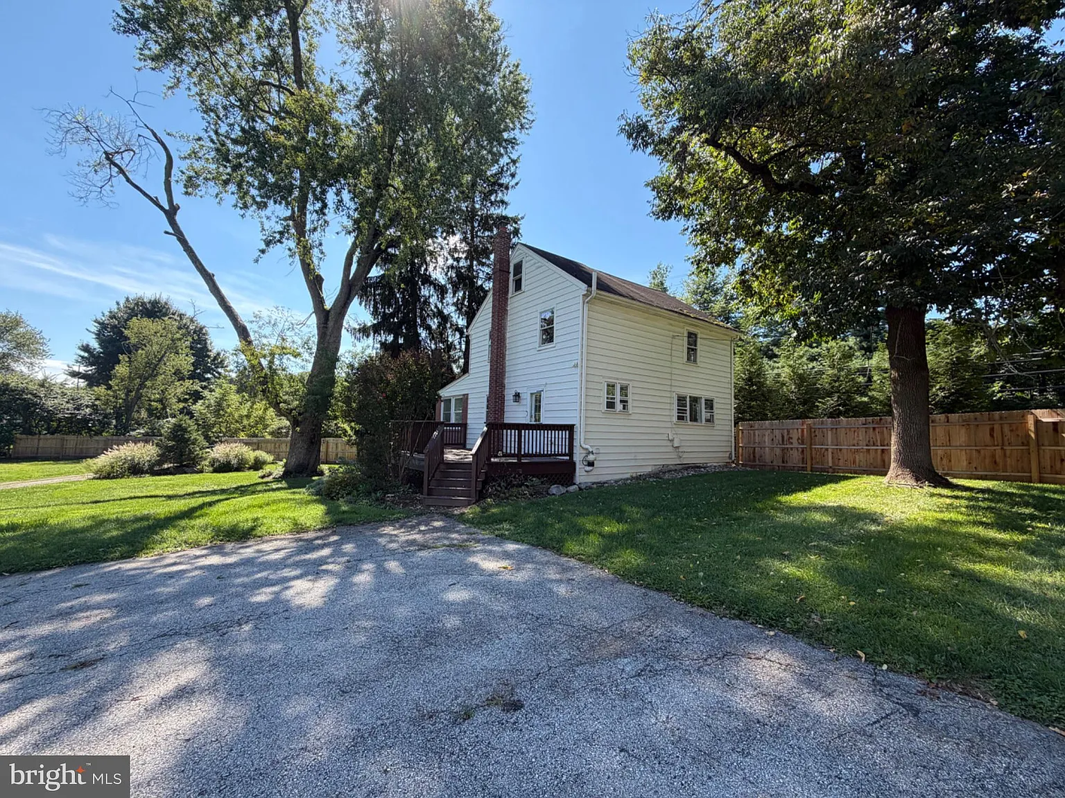 3 bed, 1.5 bath, 2087 sqft, $3,250 — Photo 2