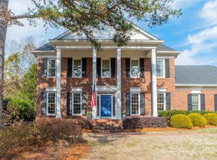 3220 Foxridge Rd, Charlotte, NC 28226