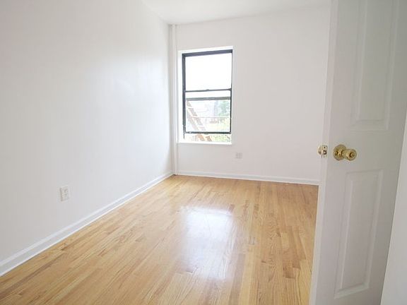 4th image of 326 Roebling St #3C