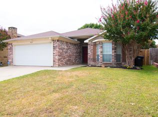 8129 Broken Arrow Rd, Fort Worth, TX 76137