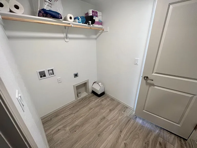 3668 Ford Dr — Photo 2