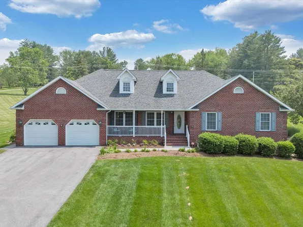 2055 Lake Vista Dr, Christiansburg, VA 24073