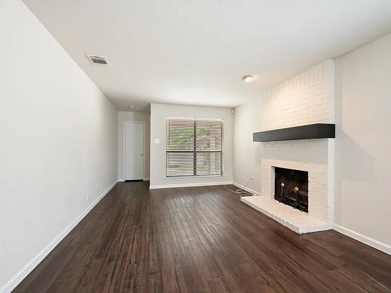 5718 Cancun Dr — Photo 3