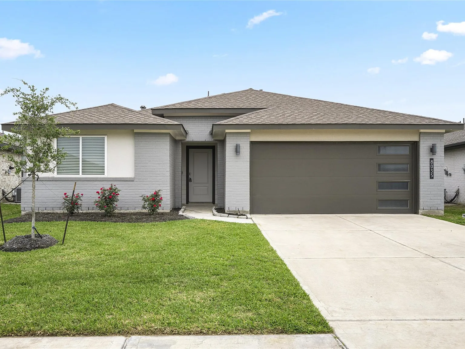 4 bed, 2.0 bath, 1669 sqft, $2,195 — Photo 1