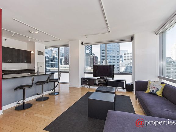 Kitchen / Living Room