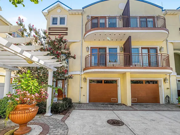 223 N Washington Ave APT 2B, Margate, NJ 08402