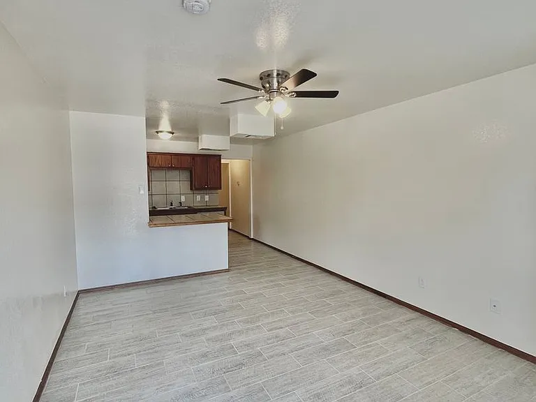 1901 E Lindsey St — Photo 9