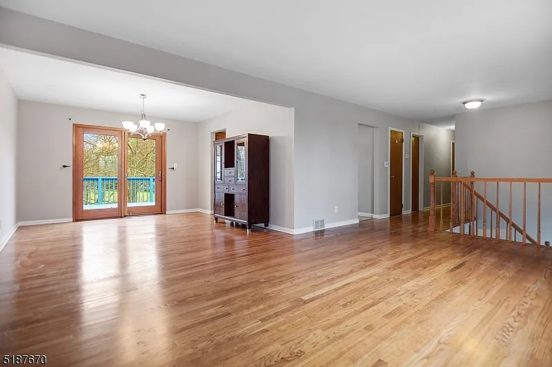 4 bed, 2.5 bath, $4,500 — Photo 3