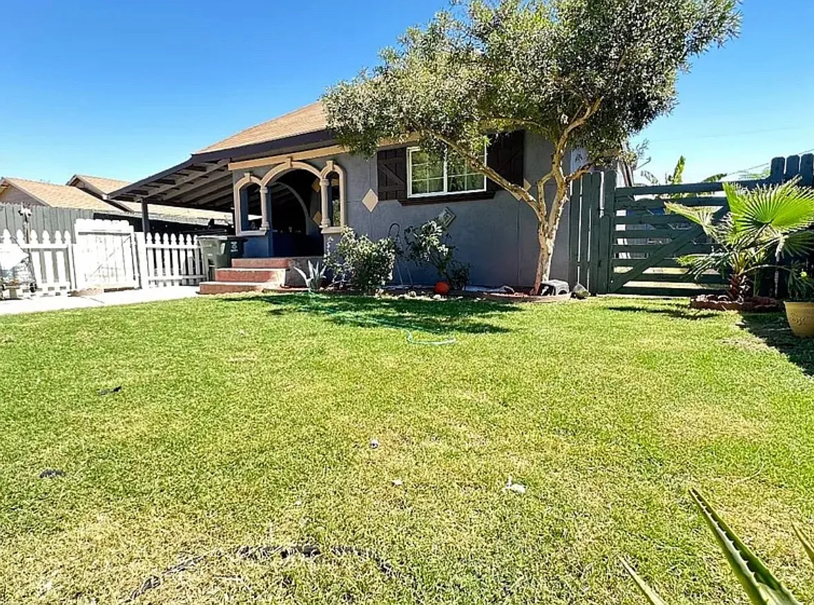 Kerr Ave, Modesto — Photo 1