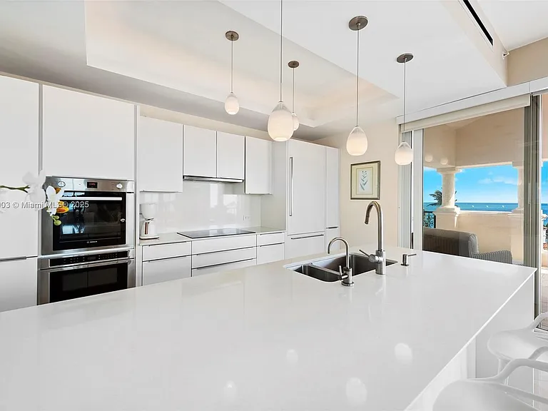 19253 Fisher Island Dr #19253 — Photo 12