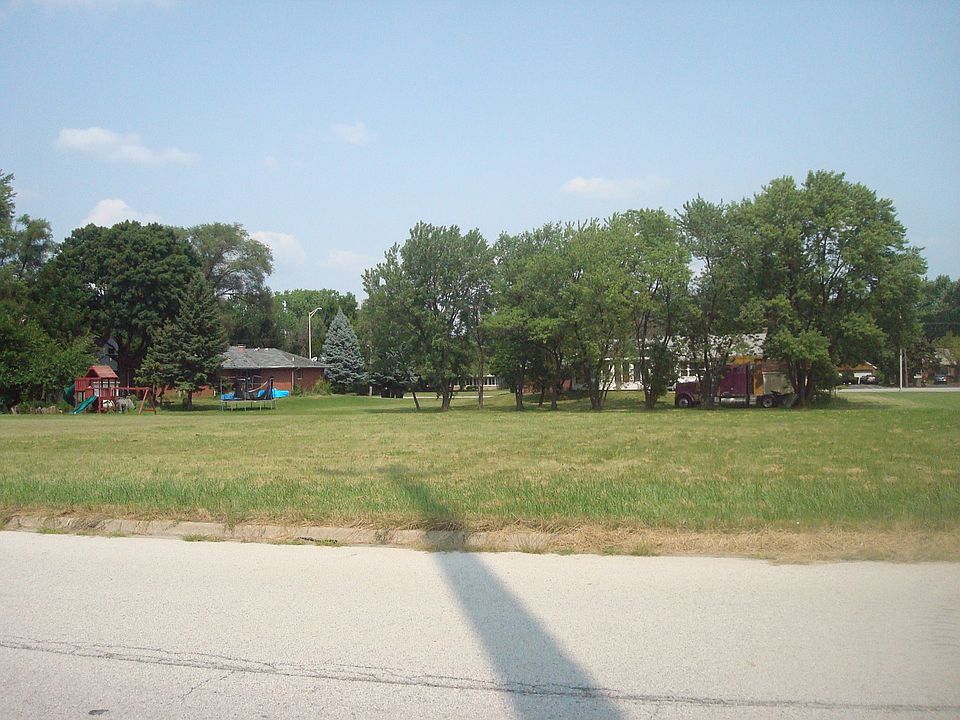 2nd image of 3425 Bernice Rd