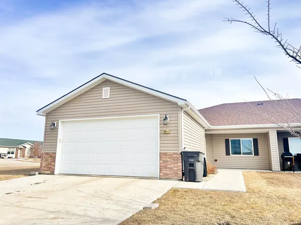 101 Hilltop Way #B, Stanley, ND 58784