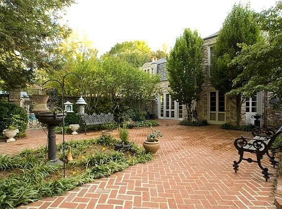 Courtyard by Pool off of Dining Room