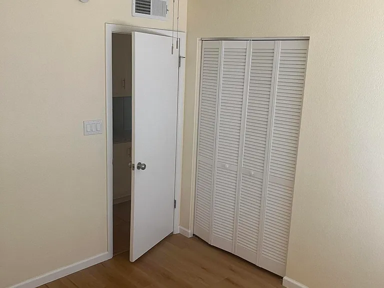 6502 W Mercer Ln — Photo 17
