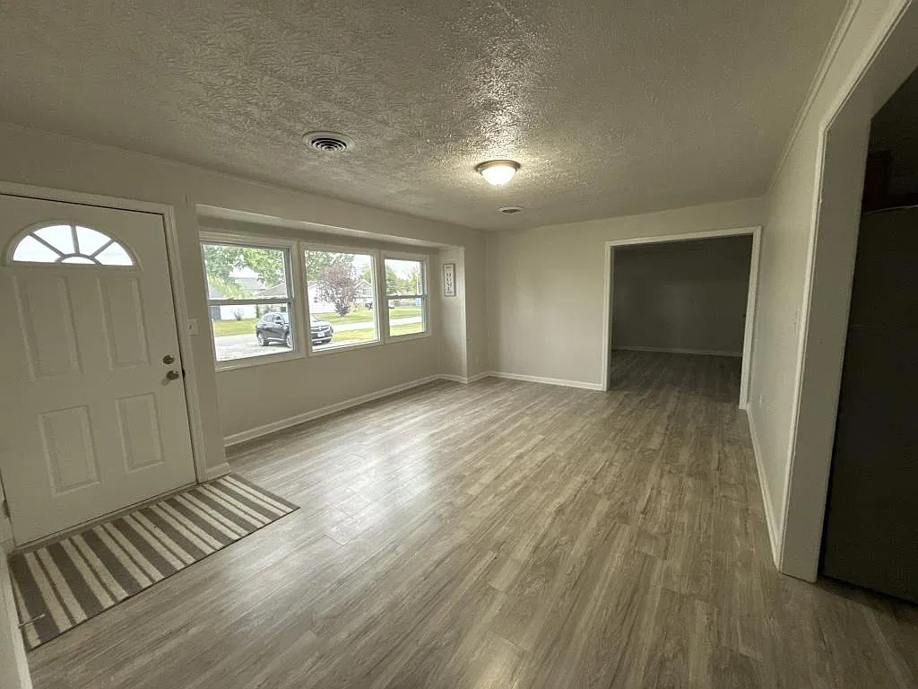 2917 Meadowlark Rd — Photo 4