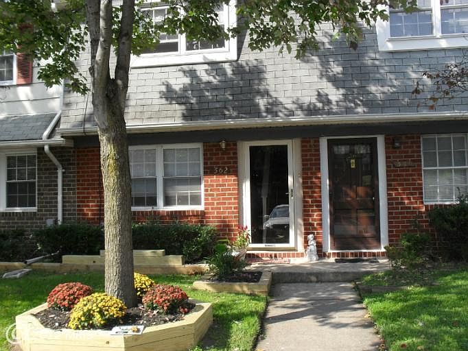 1st image of 562 Belmawr Pl