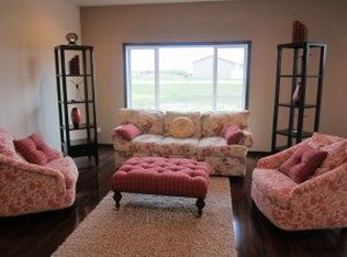 4876 34th Ave S, Fargo, ND 58104