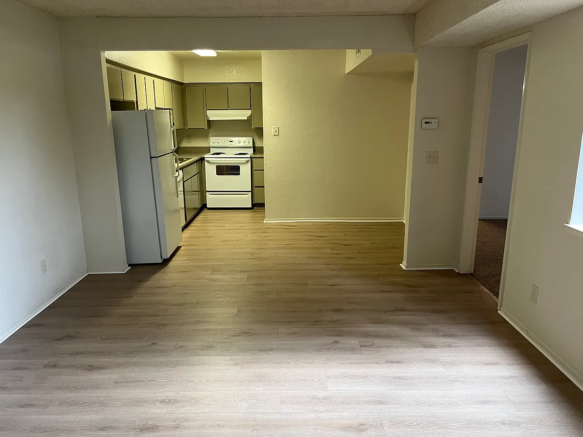 Building Photo - 13067 Lincoln Way #A