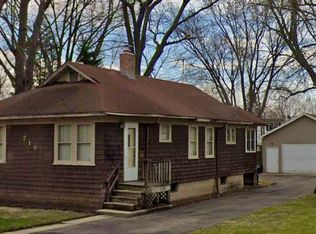 719 Stewart Ave, Elgin, IL 60120