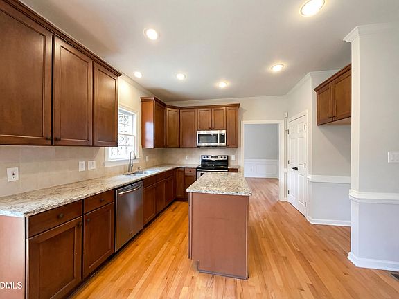 2nd image of 11105 Beechcrest Ln