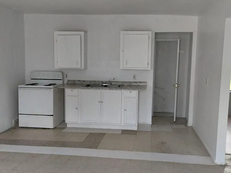 110 S Arroyo Blvd #15 — Photo 3