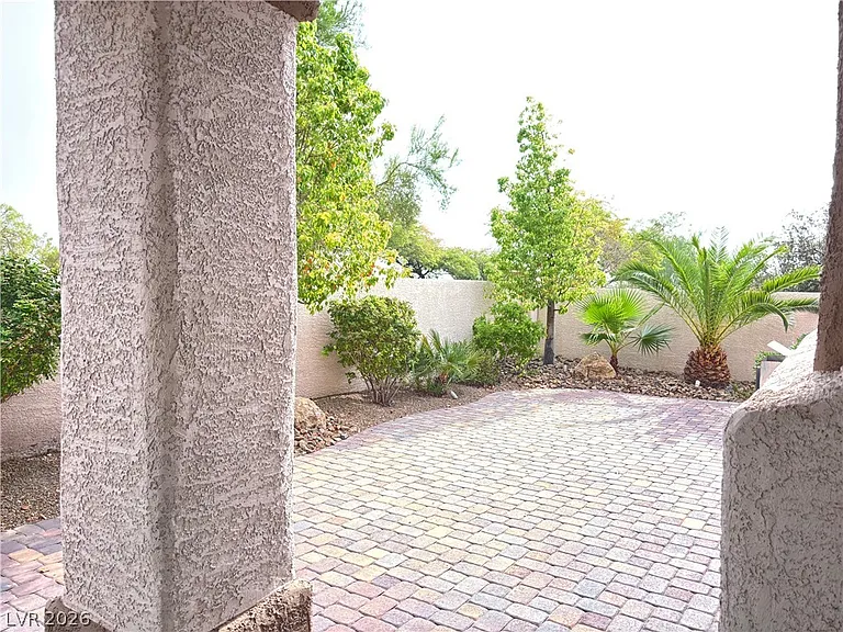 10628 S Olivebranch Ave — Photo 17