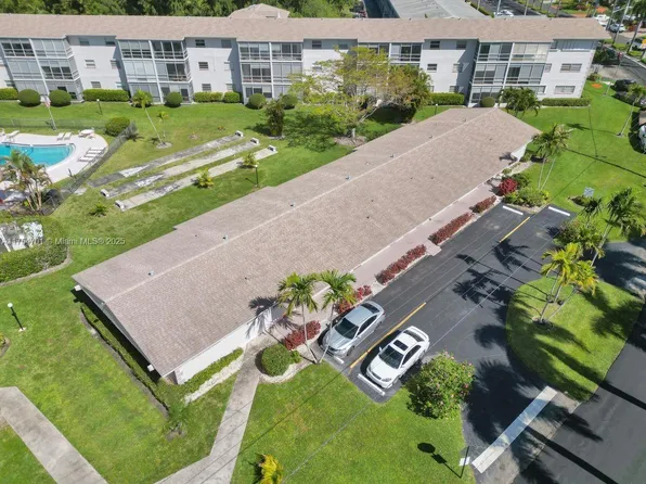 700 Layne Blvd APT 123, Hallandale, FL 33009
