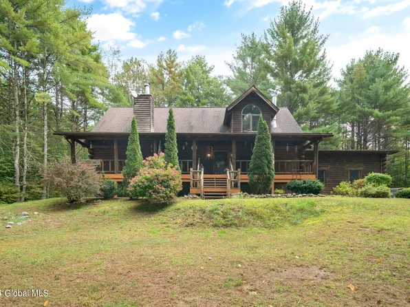648 E Schroon River Road, Diamond Point, NY 12824