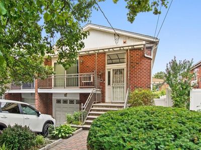 2455 Delanoy Avenue, Bronx, NY, 10469