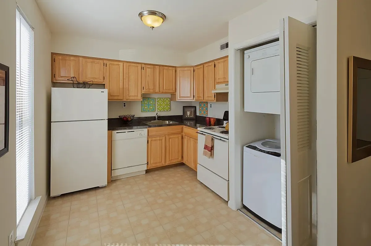 Kingswick Apartments — Photo 3