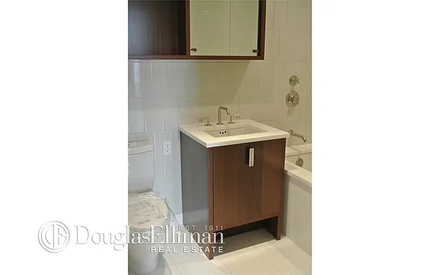 Rented by Douglas Elliman | media 14