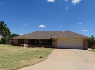 2204 W Club Rd, Duncan, OK 73533